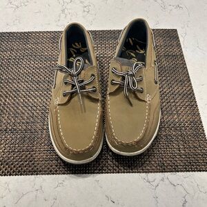 Like new Boys Size 6 Tan Loafers